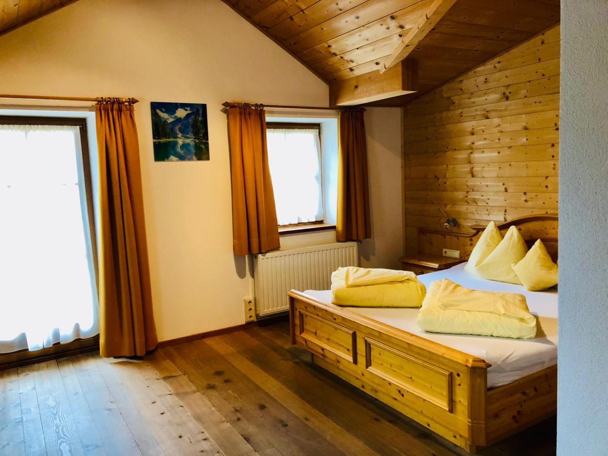 Speckstube Eggerhof Villa Braies  Bagian luar foto